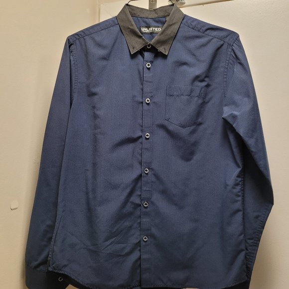 GENTLY USED KENNETH COLE DRESS SHIRT, MEDIUM!!! - Picture 1 of 3